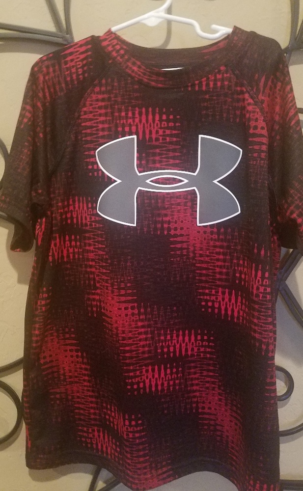 Under Armour Boys DriFit Heat Gear Shirt
